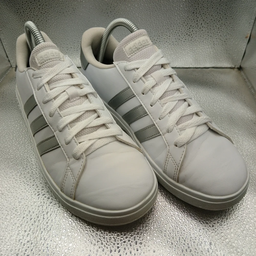 Adidas White and Silver Sneakers Women's Size 7.5 Men's Size 6